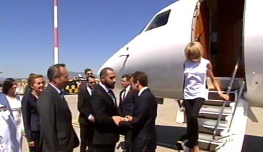Μπριζίτ Τρονιέ: Σικάτη εμφάνιση από την Πρώτη Κυρία της Γαλλίας στην Αθήνα (pics)
