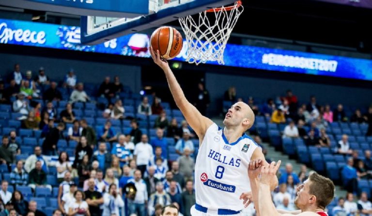 Νικ Καλάθης: Έξαλλος πέταξε μπουκάλι στον πάγκο (vid)