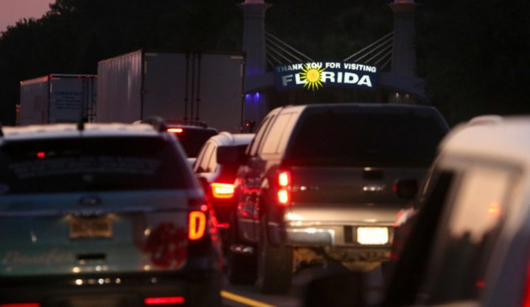 Florida: Eκκενώνονται περιοχές λόγω του τυφώνα Ίρμα – Στους δρόμους 5,6 εκατομμύρια άνθρωποι (pics & vid)