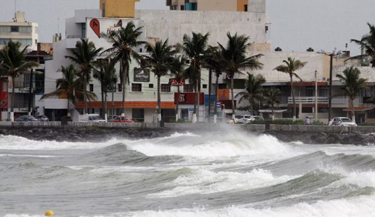 Μεξικό: Δύο νεκροί και μεγάλες καταστροφές από τον τυφώνα Κάτια