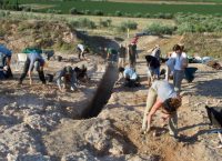 Ορχομενό Βοιωτίας: Στο φως ένας από τους μεγαλύτερους μυκηναϊκούς λαξευτούς τάφους που έχουν βρεθεί στην Ελλάδα