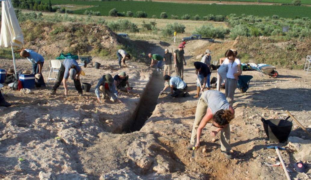 Ορχομενό Βοιωτίας: Στο φως ένας από τους μεγαλύτερους μυκηναϊκούς λαξευτούς τάφους που έχουν βρεθεί στην Ελλάδα