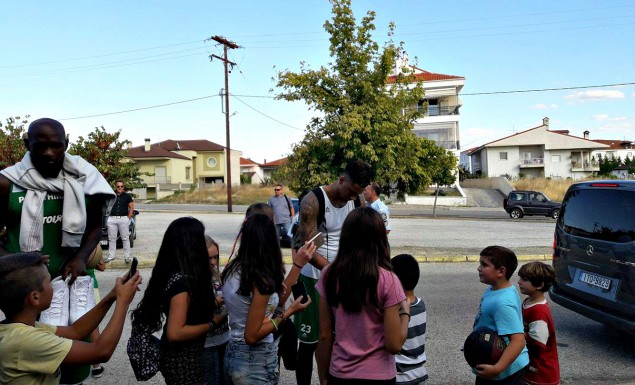 Παναθηναϊκός: Χαμός για ένα «πράσινο» αυτόγραφο στην Καστοριά! (pics + vid)