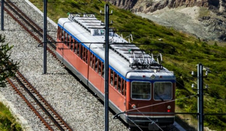 Ελβετία: Σύγκρουση τρένων στην Άντερματ – 30 τραυματίες