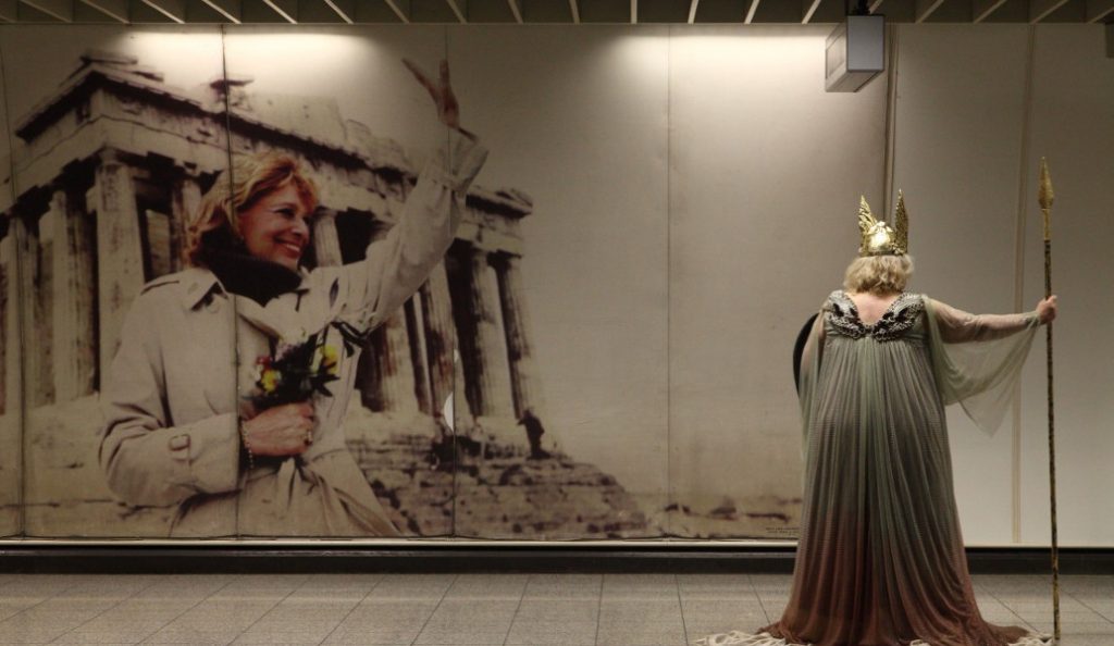 “Το λυκόφως των χρεών” – Όπερα σε παράφραση