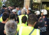 Eldorado Gold: Κατάληψη μεταλλωρύχων στο Υπουργείο Περιβάλλοντος – Ένταση με τα ΜΑΤ