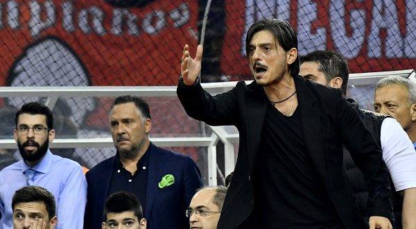 Γιαννακόπουλος σε οπαδό: «Μάλλον στημένος είσαι…» (pic)