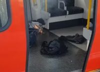 Parsons Green – Λονδίνο: Βίντεο δείχνει την φλεγόμενη συσκευή στον σταθμό μετά την έκρηξη (vid)