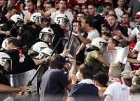 Χάος στο ντέρμπι Στεάουα-Ραπίντ με πολύ ξύλο στις κερκίδες