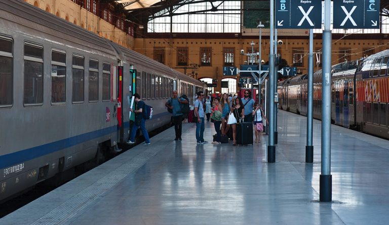Μασσαλία: Επίθεση με οξύ δέχθηκαν 4 Αμερικανίδες τουρίστριες