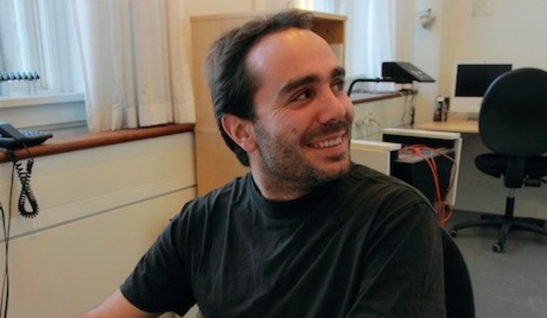 Γιώργος Λελούδας: Ο Έλληνας αστρονόμος που προσπαθεί να ανακαλύψει τα μυστικά του διαστήματος