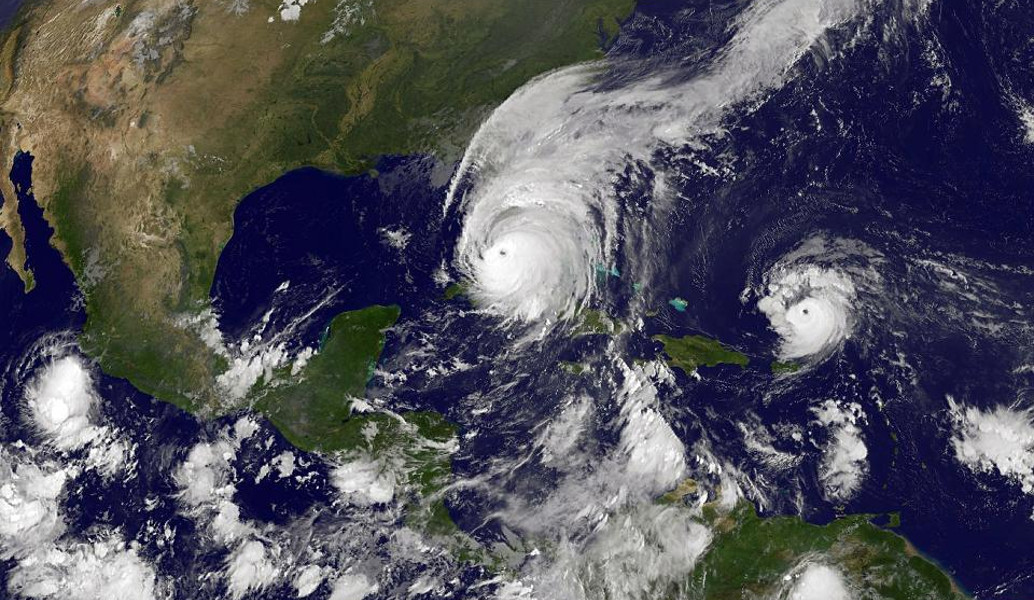 Κυκλώνας Μαρία: Καταστροφικό το πέρασμά του και από τη Ντομίνικα (vid)