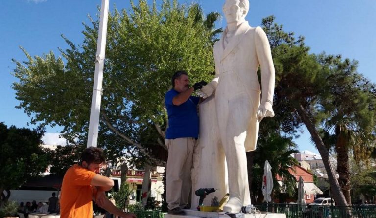 Ναύπλιο: Επιδιορθώθηκε η ζημιά στο άγαλμα του Ιωάννη Καποδίστρια μετά από χρόνια