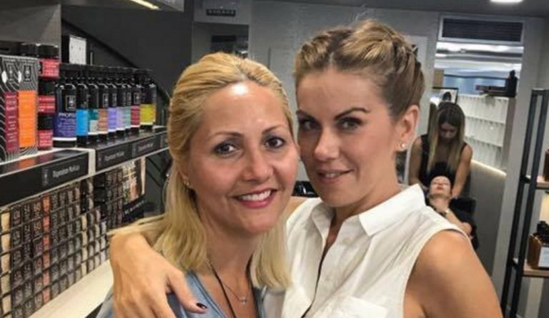 H Ευγενία Μανωλίδου σε κέντρο αισθητικής
