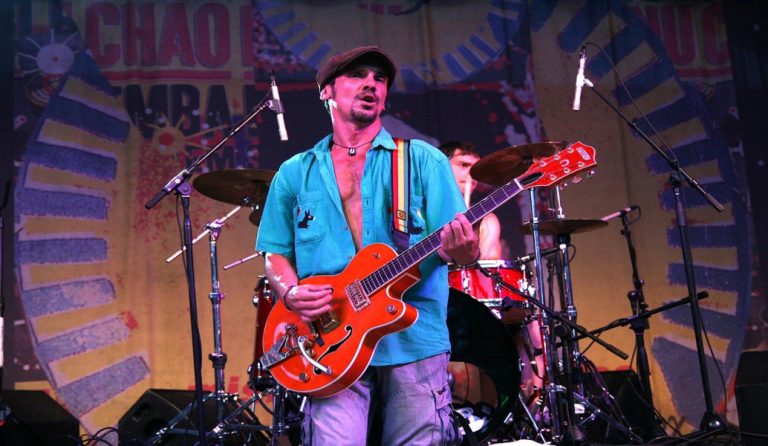 Manu Chao: Στην συναυλία αλληλεγγύης για την Ηριάννα συμμετείχε και ο δημοφιλής καλλιτέχνης