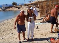 Την έπεσε στη ρεπόρτερ του ΣΚΑΪ στον αέρα! «Έτσι μωράκι μου…» (vid)