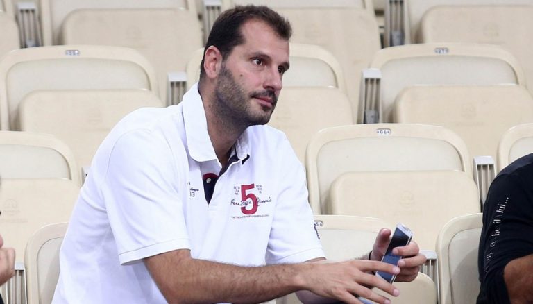 Απίστευτο ξέσπασμα Κακιούζη για Ολυμπιακό: «Έλεος με αυτήν την… π@π@ρι@»!