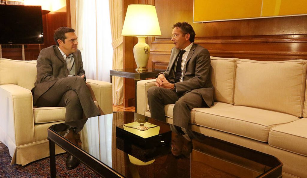 Τσίπρας σε Ντάισελμπλουμ: Μένουν τα τελευταία προαπαιτούμενα για να κλείσει η αξιολόγηση