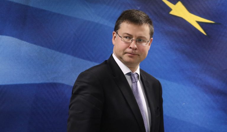 Βάλντις Ντομπρόβσκις: Δεν τίθεται θέμα για κούρεμα του χρέους της Ελλάδας
