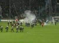 Οπαδοί της Έβερτον ρίχνουν γροθιές στους παίκτες της Λιόν! (vid)