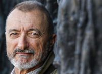 “Καλοί  Άνθρωποι σε Σκοτεινούς Καιρούς” από τον Arturo Pérez-Reverte