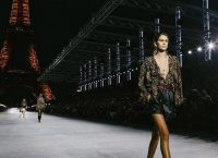 Yves Saint Laurent: Σόου σαν παραμύθι στον Πύργο του Άιφελ (pics & vid)