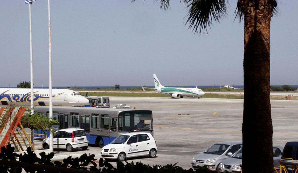 Ρόδος: Κλειστό το αεροδρόμιο λόγω προβλήματος σε διάδρομο