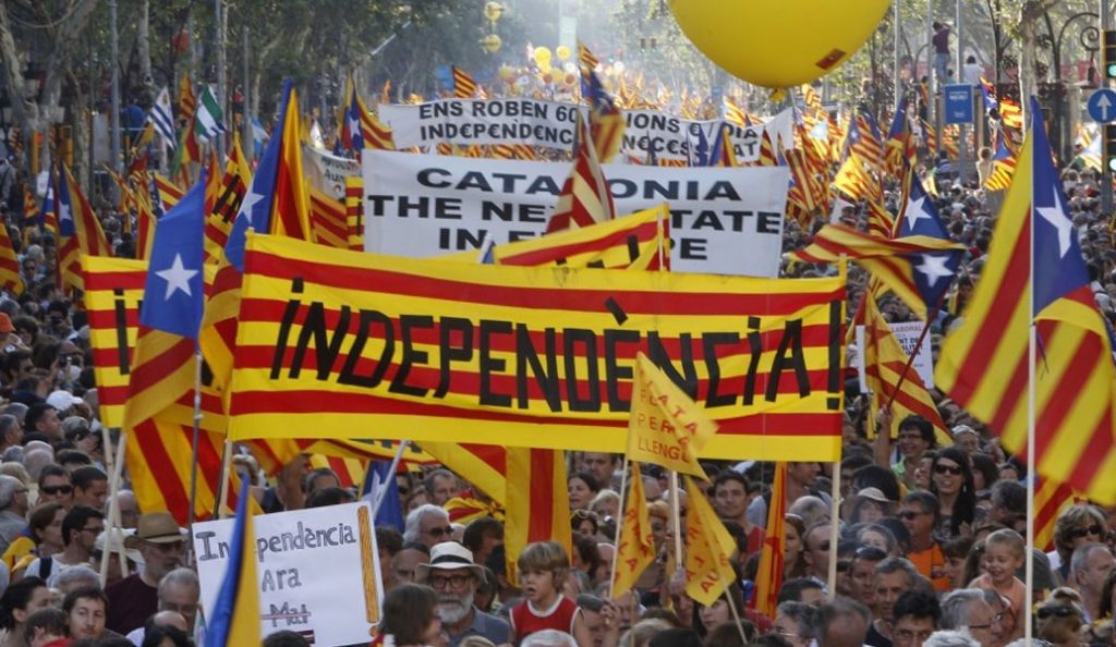 Καταλονία: Με 70 “ναι” υπερψηφίστηκε η πρόταση για την ανεξαρτησία (vids)