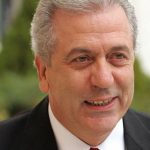 Αβραμόπουλος: Προτεραιότητα η μετεγκατάσταση των προσφυγόπουλων