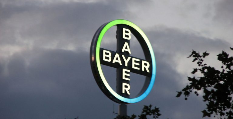 Bayer: Θα δημιουργήσει 3.000 θέσεις εργασίας στις ΗΠΑ, λόγω Τραμπ