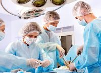 Επιτυχημένη η πρώτη διπλή μεταμόσχευση χεριών σε δεκάχρονο