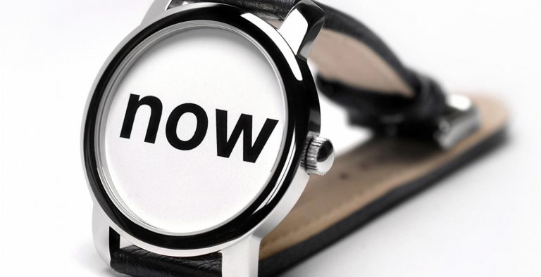 To ρολόι που μας θυμίζει να ζούμε τη στιγμή