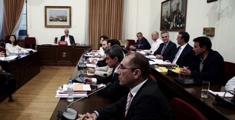 “Μύλος” έγιναν Χριστοδουλοπούλου-“γαλάζιοι” και “πράσινοι” βουλευτές