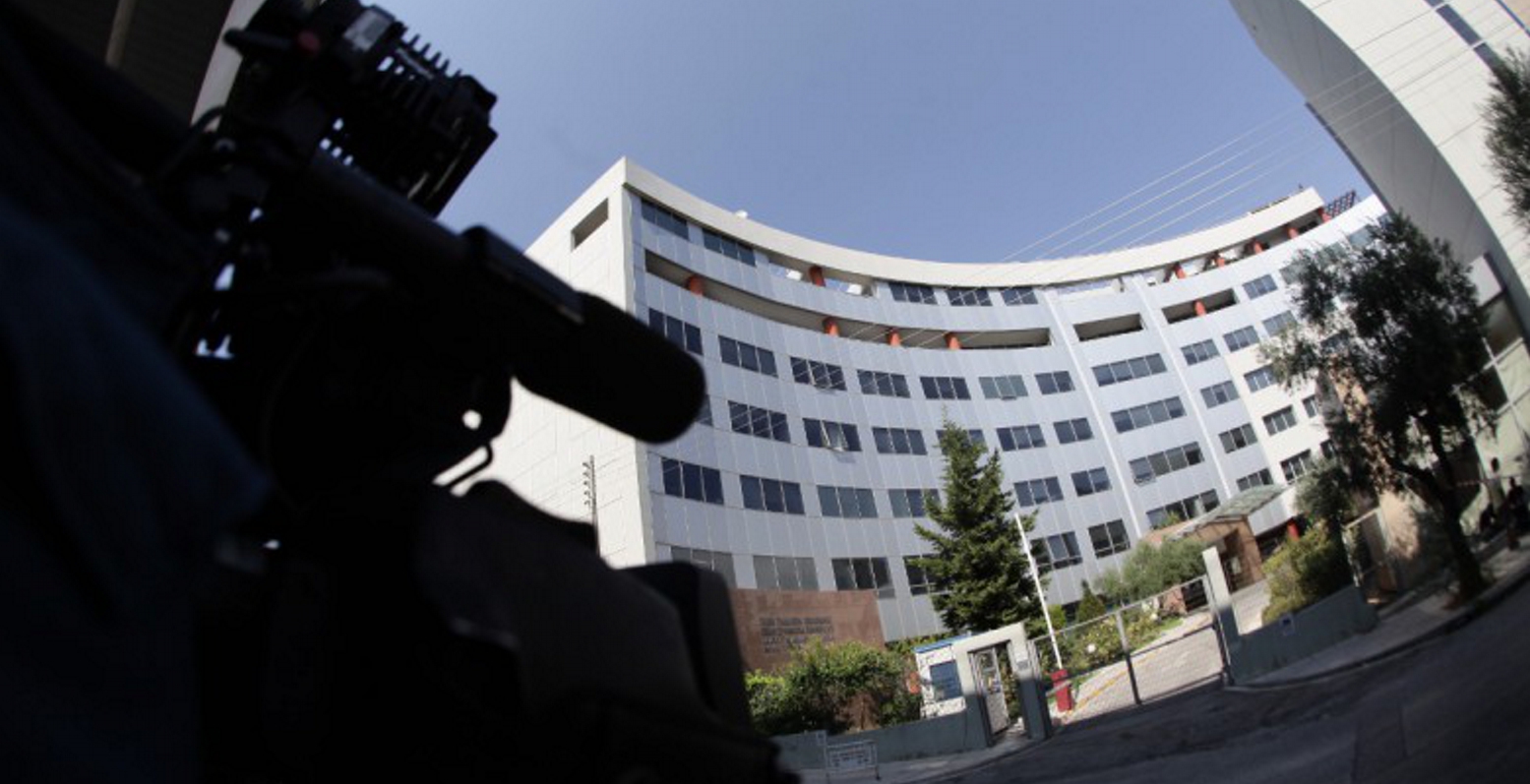 Κυβερνητικά εμπόδια για την παράδοση των κασετών στον Alpha