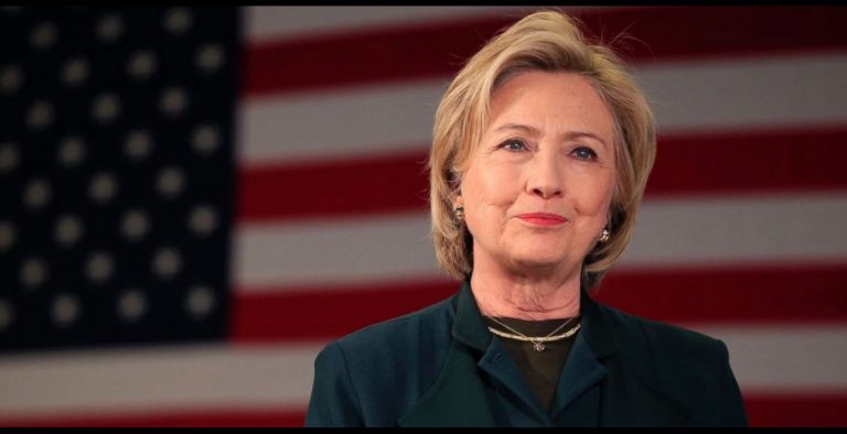 Ξανά στο πόδι η Χίλαρι Κλίντον