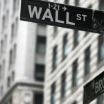 Wall Street: Έκλεισε με ισχυρές πτωτικές τάσεις