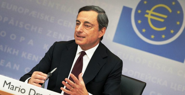 Μάριο Ντράγκι: Πηγή αβεβαιότητας η ανατίμηση του ευρώ
