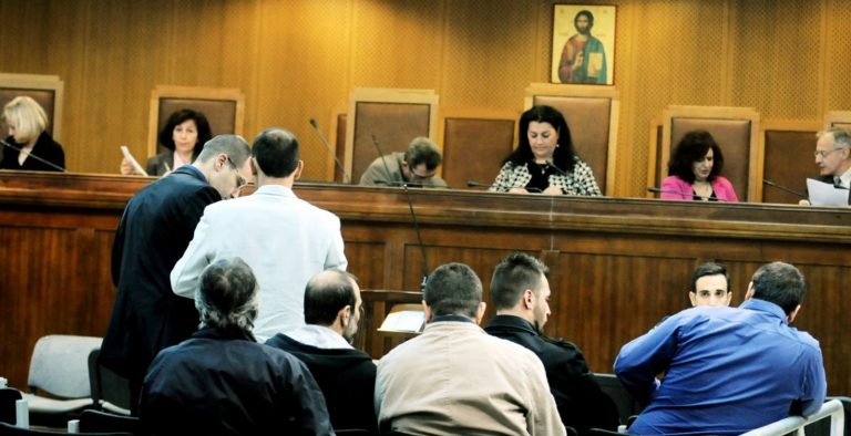 Δίκη Χ.Α.: «Έλα έξω ρε να σου δείξω ποια είναι η Χρυσή Αυγή»