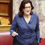 Η Φωτίου θέλει τα παιδιά στα σχολεία μέχρι τις 8 το βράδυ