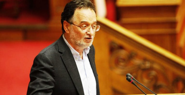 Λαφαζάνης: «Ευαγγέλιο» το μνημόνιο για τον Τσίπρα