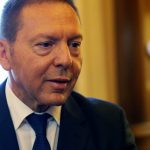 Ξέσπασε “πόλεμος” διαρκείας για κυβέρνηση-Στουρνάρα
