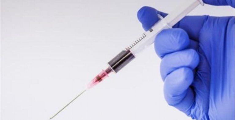 ΠΦΣ: Ικανοποίηση για τη θεσμοθέτηση των εμβολιασμών στα φαρμακεία