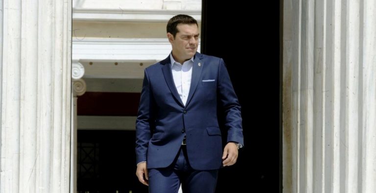 Μια “ανάσα” ο ανασχηματισμός