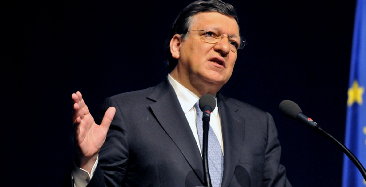 Γιούνγκερ: Ζητεί διευκρινήσεις από Μπαρόζο για Goldman
