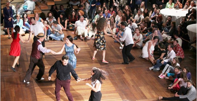 Χορεύοντας swing για καλό σκοπό!