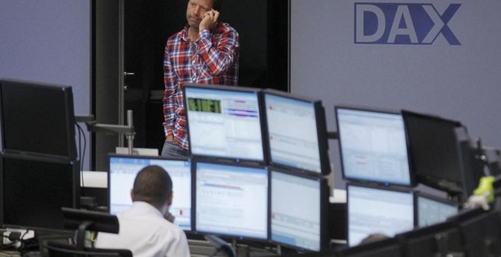 «Γκάζια» στις ευρωαγορές από τη Fed
