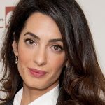 Αmal Clooney: Στην πρώτη της έξοδο μετά την ανακοίνωση της εγκυμοσύνης (pics)