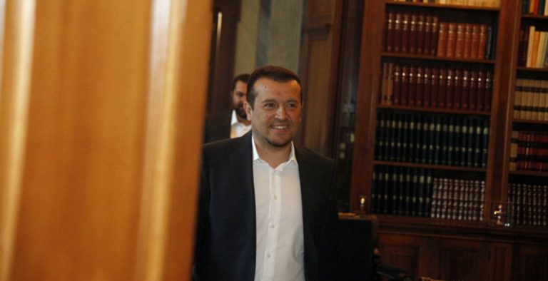 «Χαρτοπόλεμος» ανακοινώσεων Παππά – ΝΔ