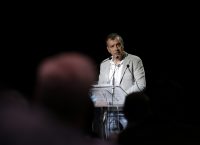 Θεοδωράκης για το Κυπριακό: Να γκρεμιστεί το τελευταίο τείχος στην Ευρώπη
