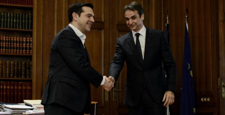 Τσίπρας-Μητσοτάκης: “Μυρίζει” εκλογές